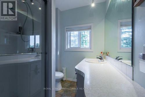 257 Albert St, Belleville, ON - Indoor Photo Showing Bathroom