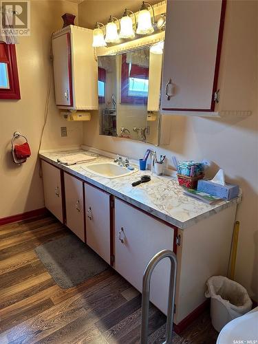 238 Young Street, Bienfait, SK - Indoor Photo Showing Kitchen