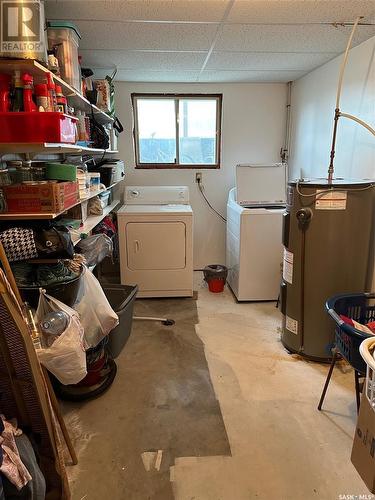 238 Young Street, Bienfait, SK - Indoor Photo Showing Laundry Room