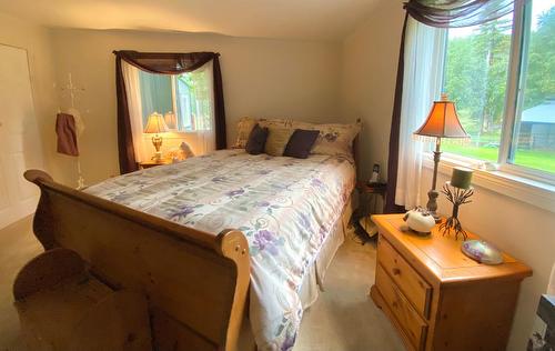 2505 Barley Road, Rossland, BC - Indoor Photo Showing Bedroom
