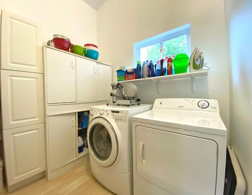 2505 Barley Road, Rossland, BC - Indoor Photo Showing Laundry Room