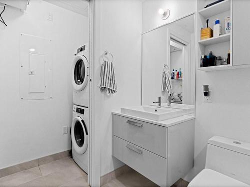 Salle de bains - 310-1239 Rue Drummond, Montréal (Ville-Marie), QC - Indoor Photo Showing Laundry Room