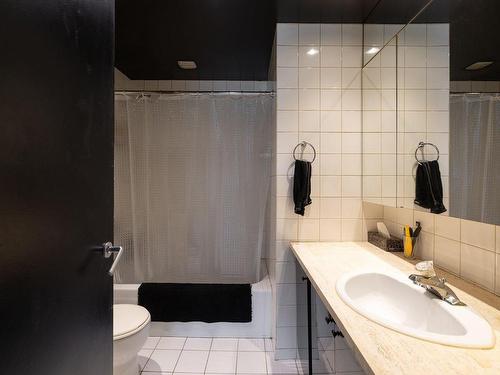 Bathroom - 403-2 Rue Westmount-Square, Westmount, QC - Indoor Photo Showing Bathroom