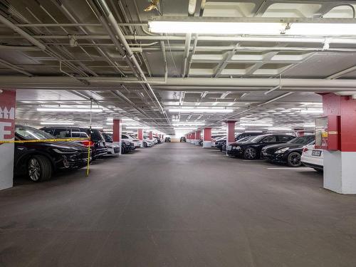 Parking - 403-2 Rue Westmount-Square, Westmount, QC - Indoor Photo Showing Garage
