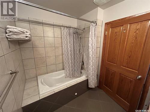 800 Pheasant Street, Grenfell, SK - Indoor Photo Showing Bathroom