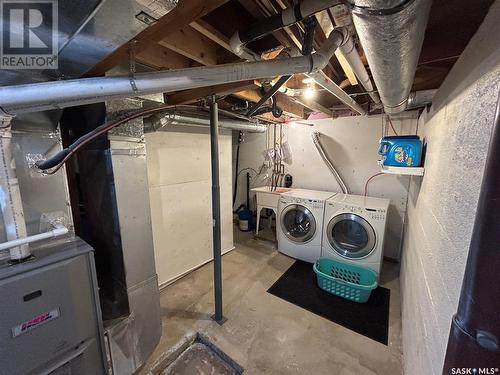 800 Pheasant Street, Grenfell, SK - Indoor Photo Showing Laundry Room