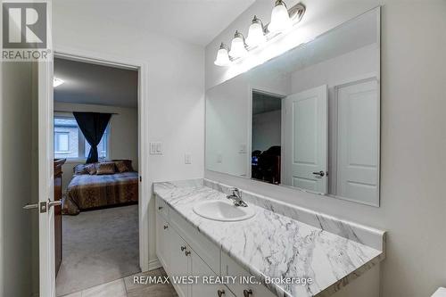 142 Coho Dr, Whitby, ON - Indoor Photo Showing Bathroom