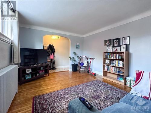 Lower level unit - living room - 110 Genest Street, Ottawa, ON - Indoor Photo Showing Living Room