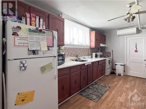 Lower level unit - kitchen - 110 Genest Street, Ottawa, ON - Indoor Photo Showing Kitchen