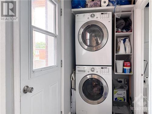 Upstairs unit - full sized in unit laundry - 110 Genest Street, Ottawa, ON - Indoor Photo Showing Laundry Room