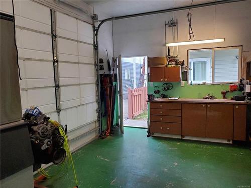 420/428 Alpine View Rd, Tahsis, BC - Indoor Photo Showing Garage