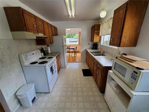 420/428 Alpine View Rd, Tahsis, BC - Indoor Photo Showing Kitchen With Double Sink