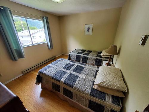 420/428 Alpine View Rd, Tahsis, BC - Indoor Photo Showing Bedroom