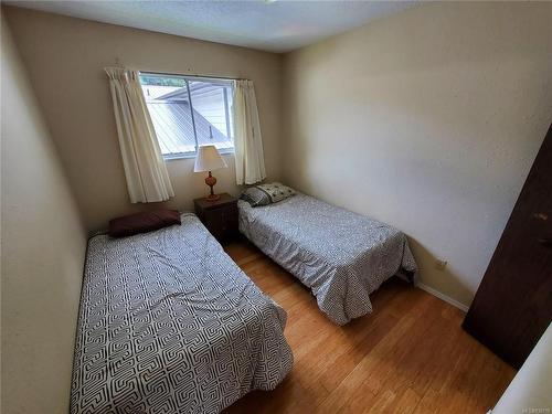 420/428 Alpine View Rd, Tahsis, BC - Indoor Photo Showing Bedroom