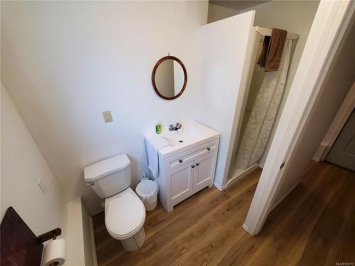 420/428 Alpine View Rd, Tahsis, BC - Indoor Photo Showing Bathroom