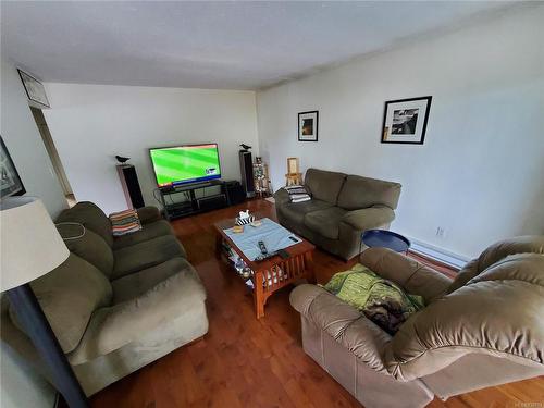 420/428 Alpine View Rd, Tahsis, BC - Indoor Photo Showing Living Room