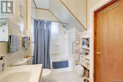 570 Good Corner Road, Lakeville, NB - Indoor Photo Showing Bathroom