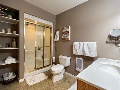 141135 Pth 5&10 Highway, Dauphin, MB - Indoor Photo Showing Bathroom