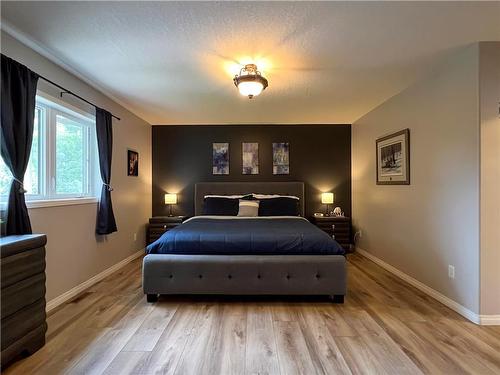 141135 Pth 5&10 Highway, Dauphin, MB - Indoor Photo Showing Bedroom