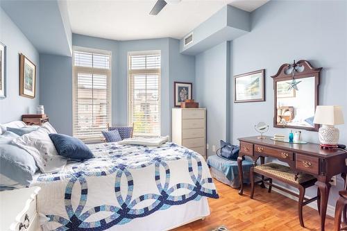 master bedroom - 2300 Parkhaven Boulevard|Unit #407, Oakville, ON - Indoor Photo Showing Bedroom