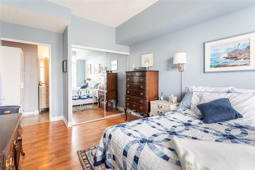 2300 Parkhaven Boulevard|Unit #407, Oakville, ON - Indoor Photo Showing Bedroom