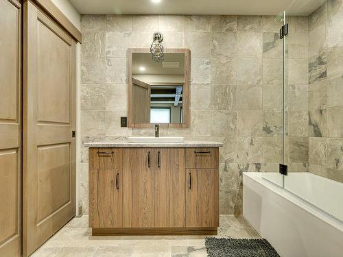 Bathroom - 130 Rue Allen, Morin-Heights, QC - Indoor Photo Showing Bathroom