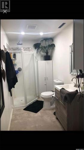 809 Main Street, Oxbow, SK - Indoor Photo Showing Bathroom