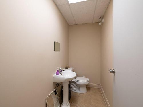 Salle de bains - 1-24 Carré Sicard, Sainte-Thérèse, QC - Indoor Photo Showing Bathroom