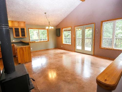 3196 Glengrove Place, Barriere, BC - Indoor Photo Showing Other Room