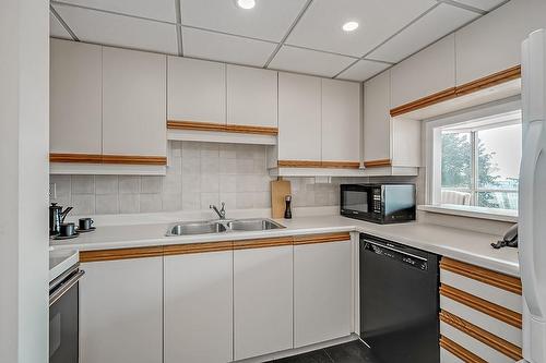 1225 North Shore Boulevard E|Unit #405, Burlington, ON - Indoor Photo Showing Kitchen With Double Sink