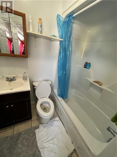 323 Regent Street, Sudbury, ON - Indoor Photo Showing Bathroom