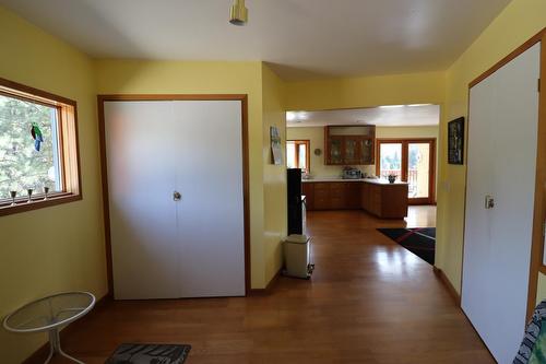 4020 Victoria Avenue   E, Grand Forks, BC - Indoor Photo Showing Other Room