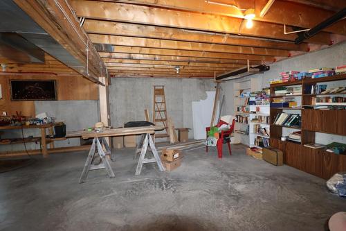 4020 Victoria Avenue   E, Grand Forks, BC - Indoor Photo Showing Basement