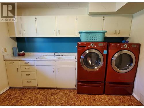 1690 Mackenzie 20 Highway, Bella Coola, BC - Indoor Photo Showing Laundry Room