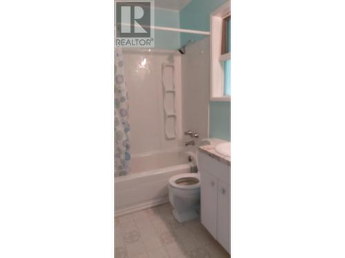 1690 Mackenzie 20 Highway, Bella Coola, BC - Indoor Photo Showing Bathroom