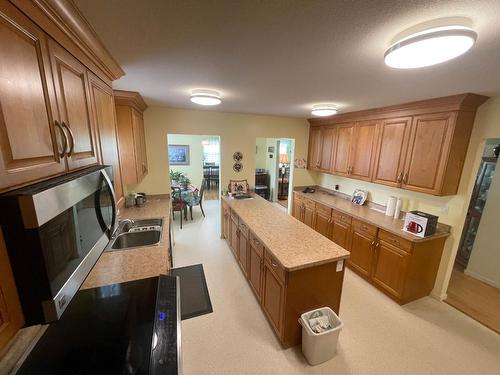 465 Atwood Road, Grand Forks, BC - Indoor Photo Showing Kitchen