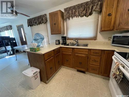 304 King Street, Smiley, SK - Indoor Photo Showing Kitchen With Double Sink