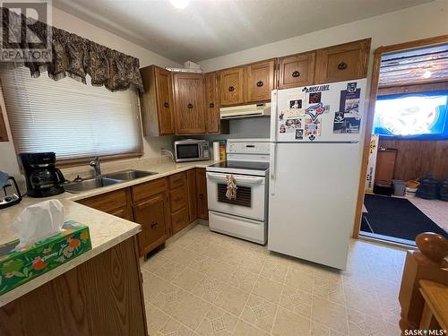 304 King Street, Smiley, SK - Indoor Photo Showing Kitchen With Double Sink