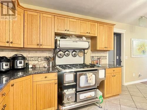 1282 Lakeview Cove Place, West Kelowna, BC - Indoor Photo Showing Kitchen