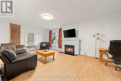 175 Bridge St E, Belleville, ON - Indoor Photo Showing Living Room With Fireplace