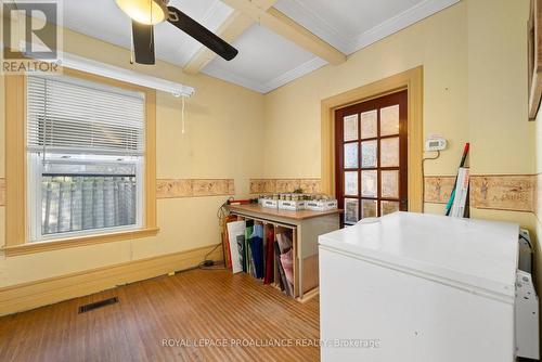 175 Bridge St E, Belleville, ON - Indoor Photo Showing Laundry Room