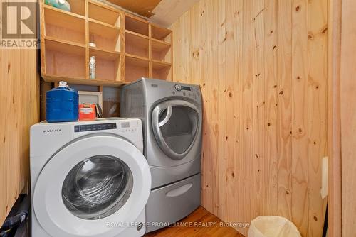 175 Bridge St E, Belleville, ON - Indoor Photo Showing Laundry Room