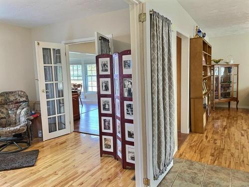 Den - 311 1Re Avenue, Belleterre, QC - Indoor Photo Showing Living Room