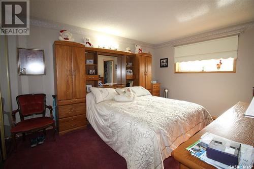 597 4Th Street W, Shaunavon, SK - Indoor Photo Showing Bedroom