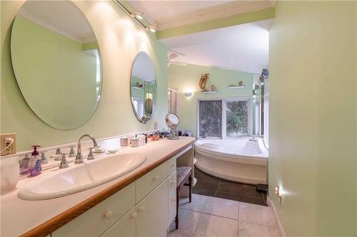 183 Main Street S, Brant County, ON - Indoor Photo Showing Bathroom