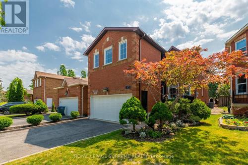 654 Ashprior Ave, Mississauga, ON - Outdoor