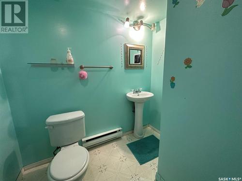 Mckee Acreage, Golden West Rm No. 95, SK - Indoor Photo Showing Bathroom