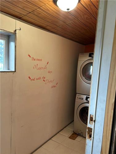 204 West Railway Street, Hartney, MB - Indoor Photo Showing Laundry Room