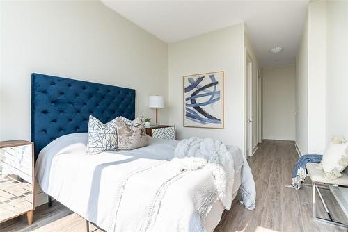 385 Winston Road|Unit #Ph1906, Grimsby, ON - Indoor Photo Showing Bedroom