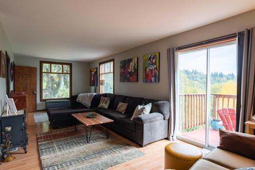 2007 Princess Avenue, Rossland, BC - Indoor Photo Showing Living Room
